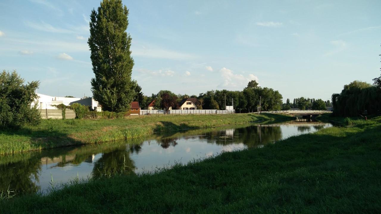 River Side Apartman Kalocsa Zewnętrze zdjęcie